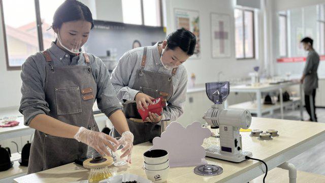 山：春花茶咖活动奏响春日乐章不朽情缘平台登录入口云南保(图4)
